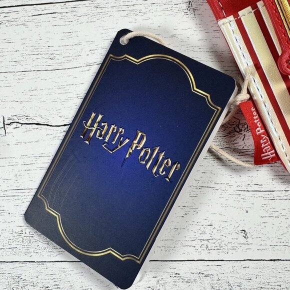 Loungefly Harry Potter Bertie Bott's Every Flavor Beans Figural Cardholder - NWT - Picture 3 of 4